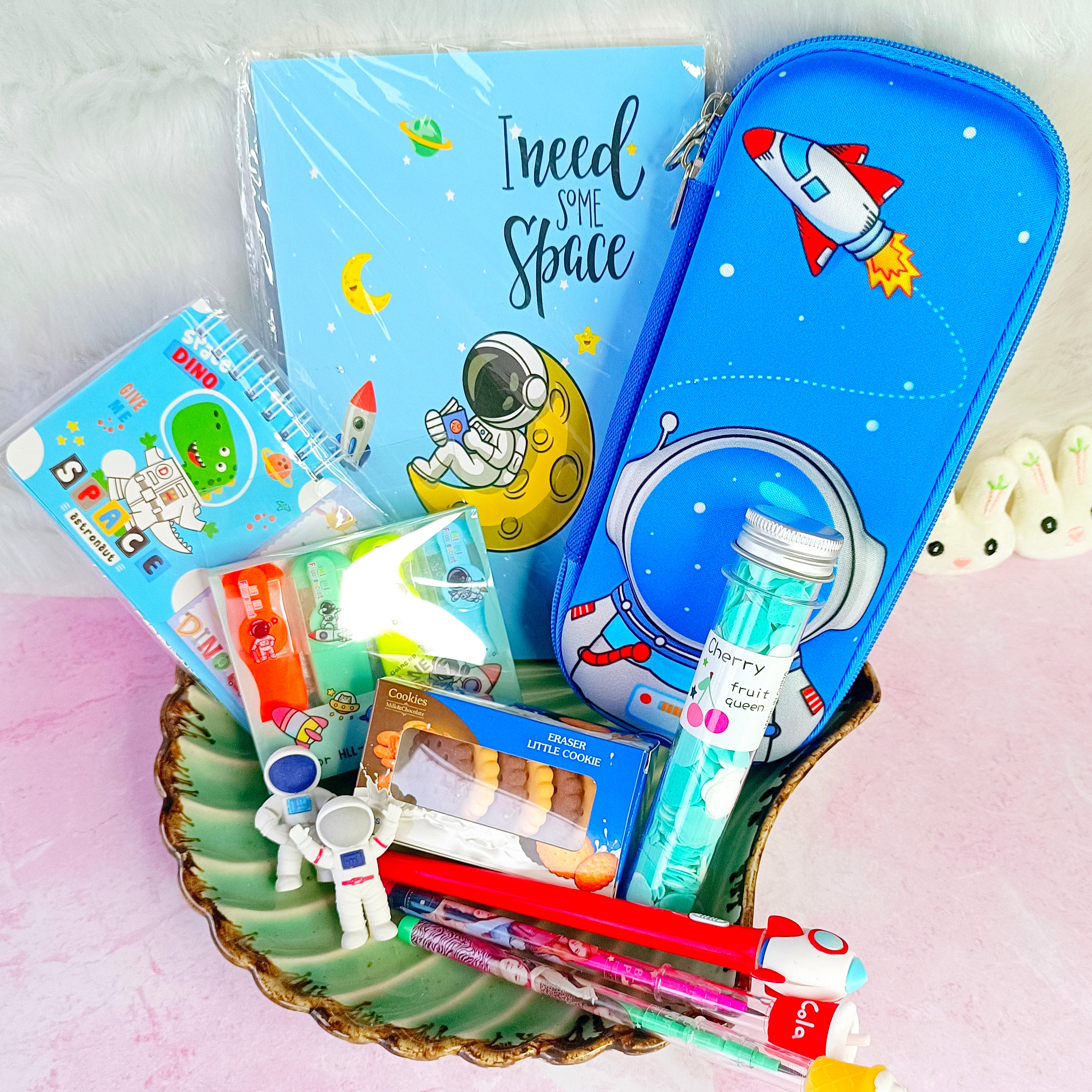 Astronaut Hamper