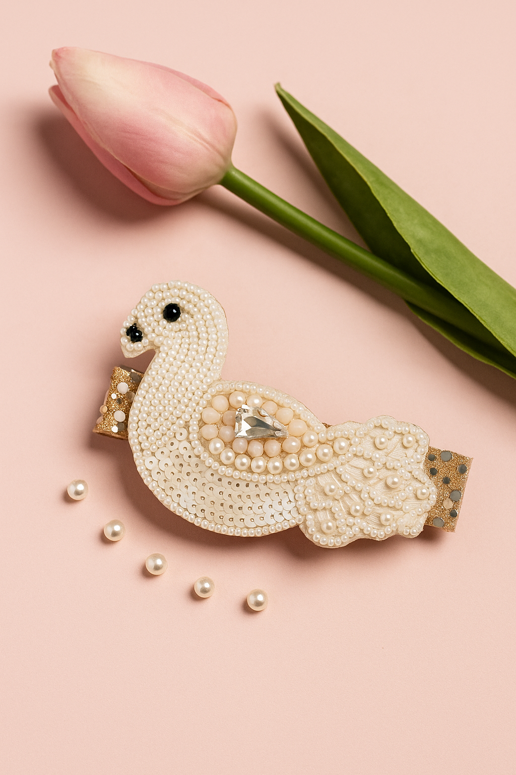 Beaded Swan Alligator Clip