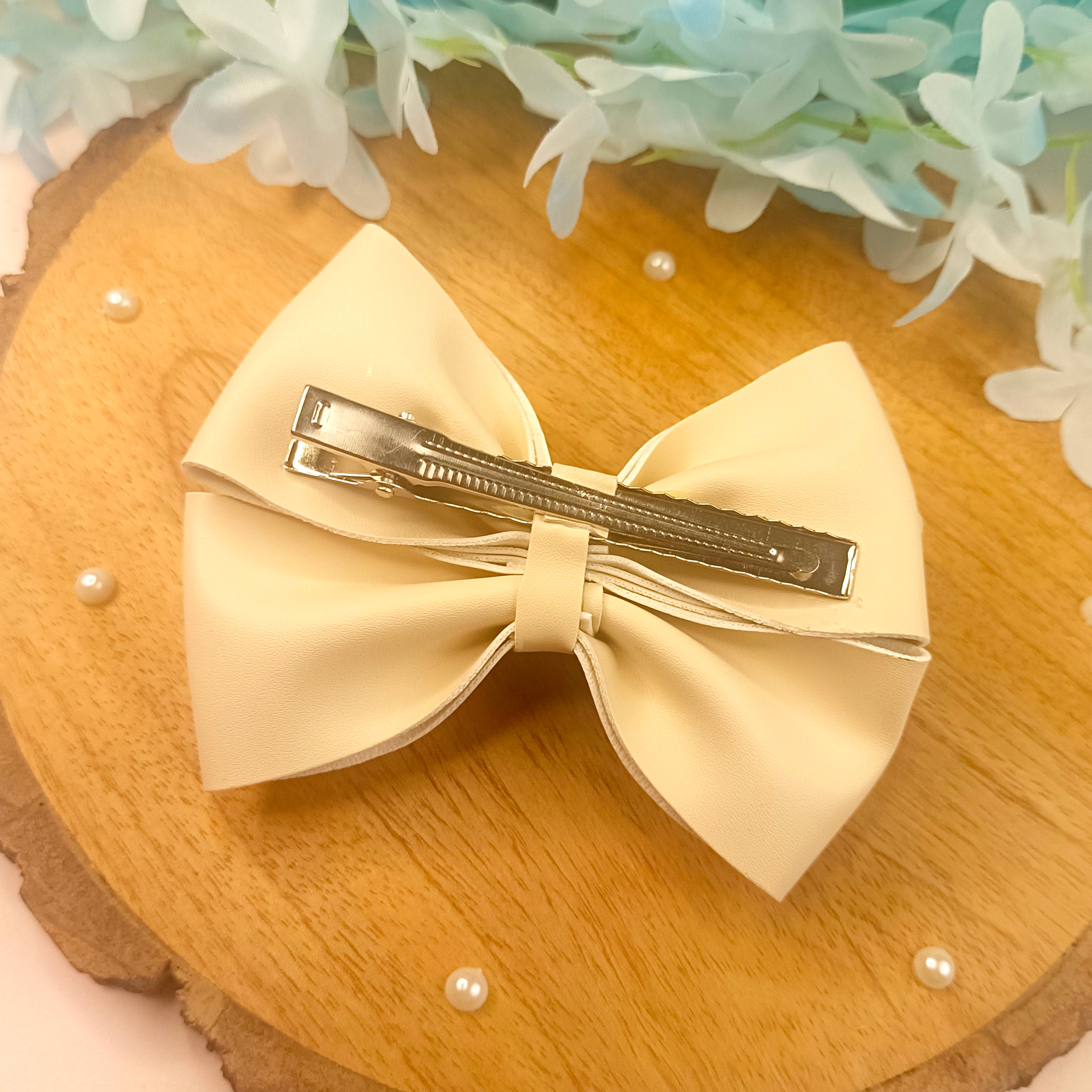 Cream Gulmohar Earthy Alligator Clip