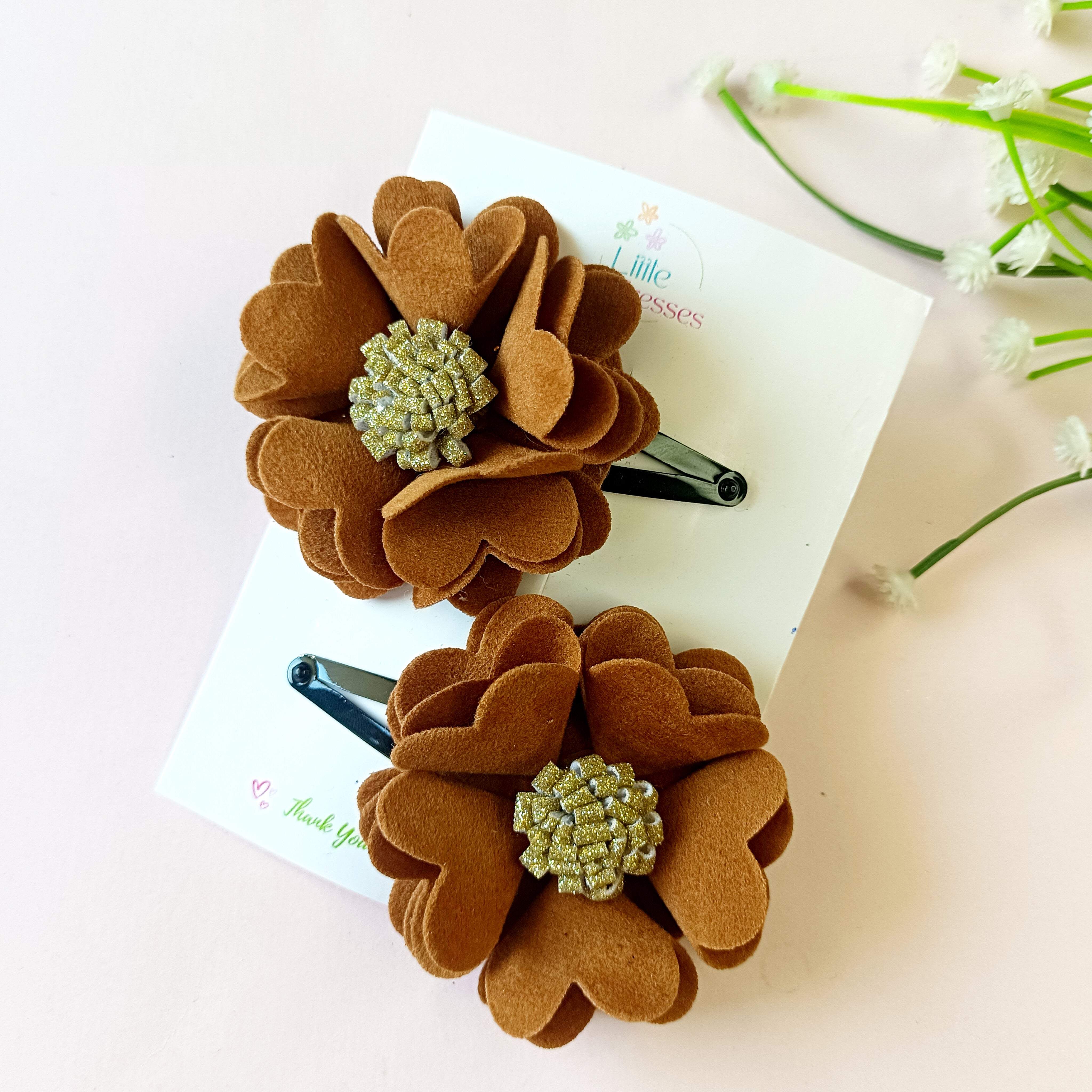 Scalloped Flower Snap On Clip - Brown