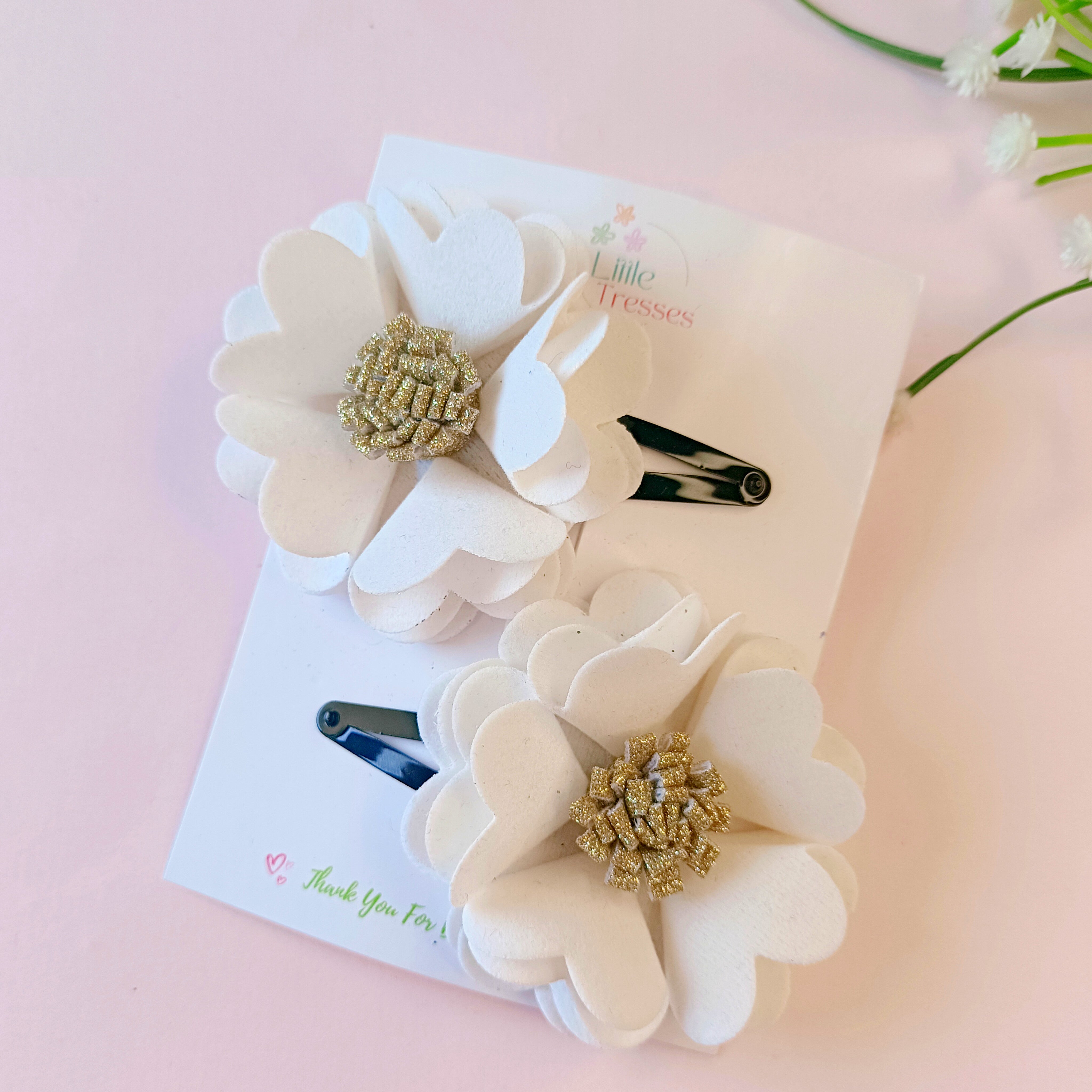 Scalloped Flower Snap On Clip - White