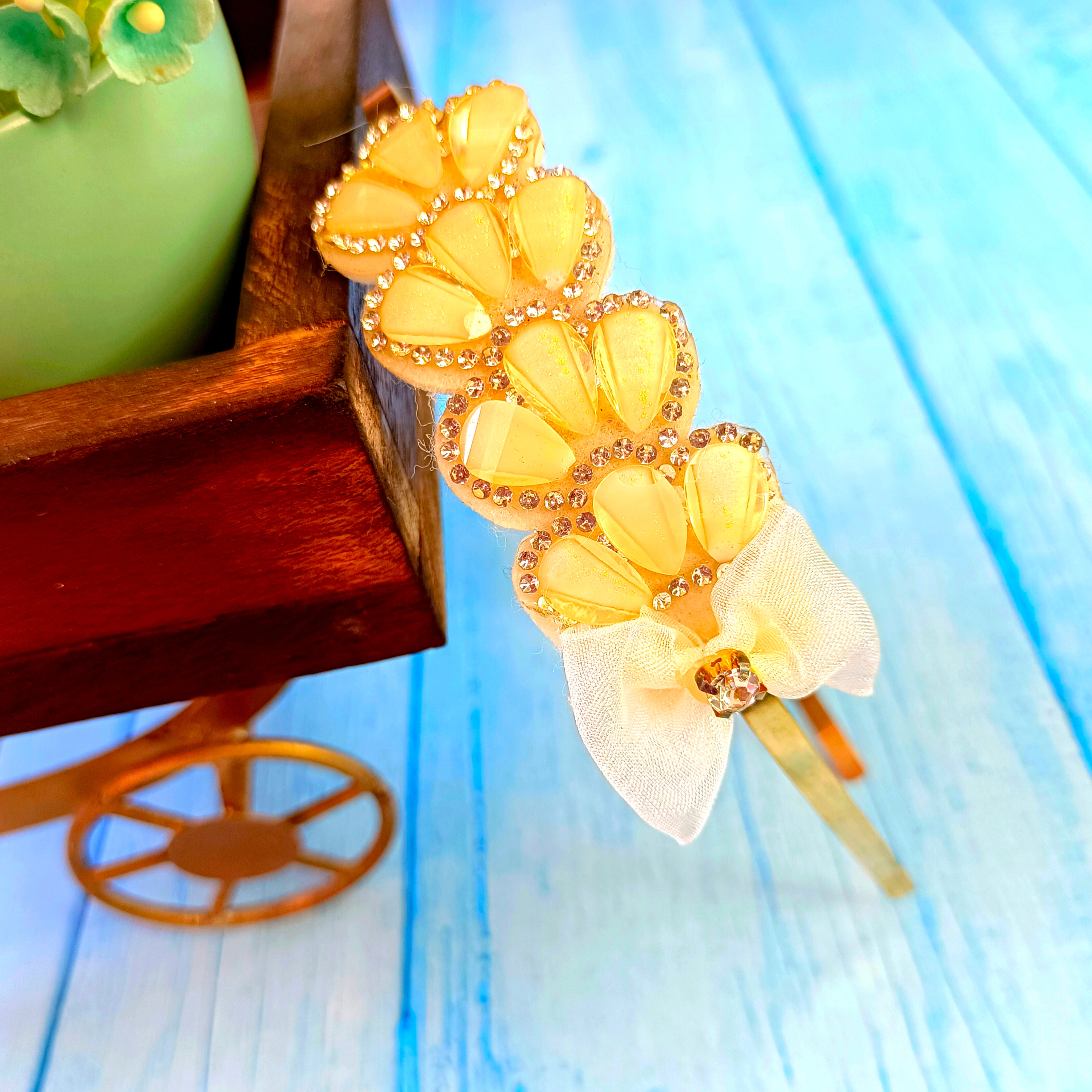 Cream Designer Scalloped Bow Headband