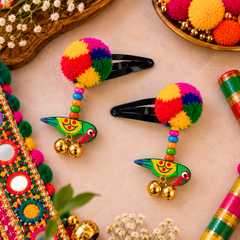 Navratri Parrot & Pompom Snap-On Clips – Green
