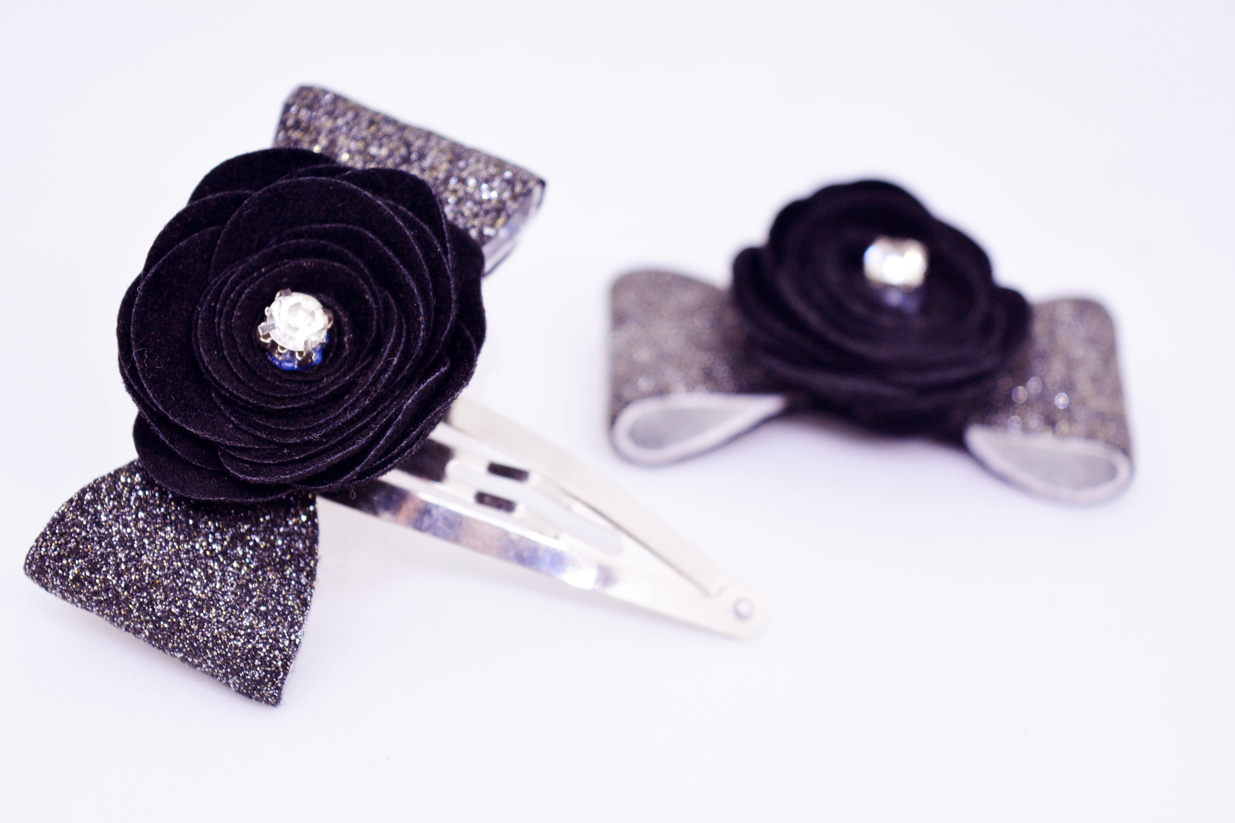 Rose on Bow SnapOn Clip Pair - Black