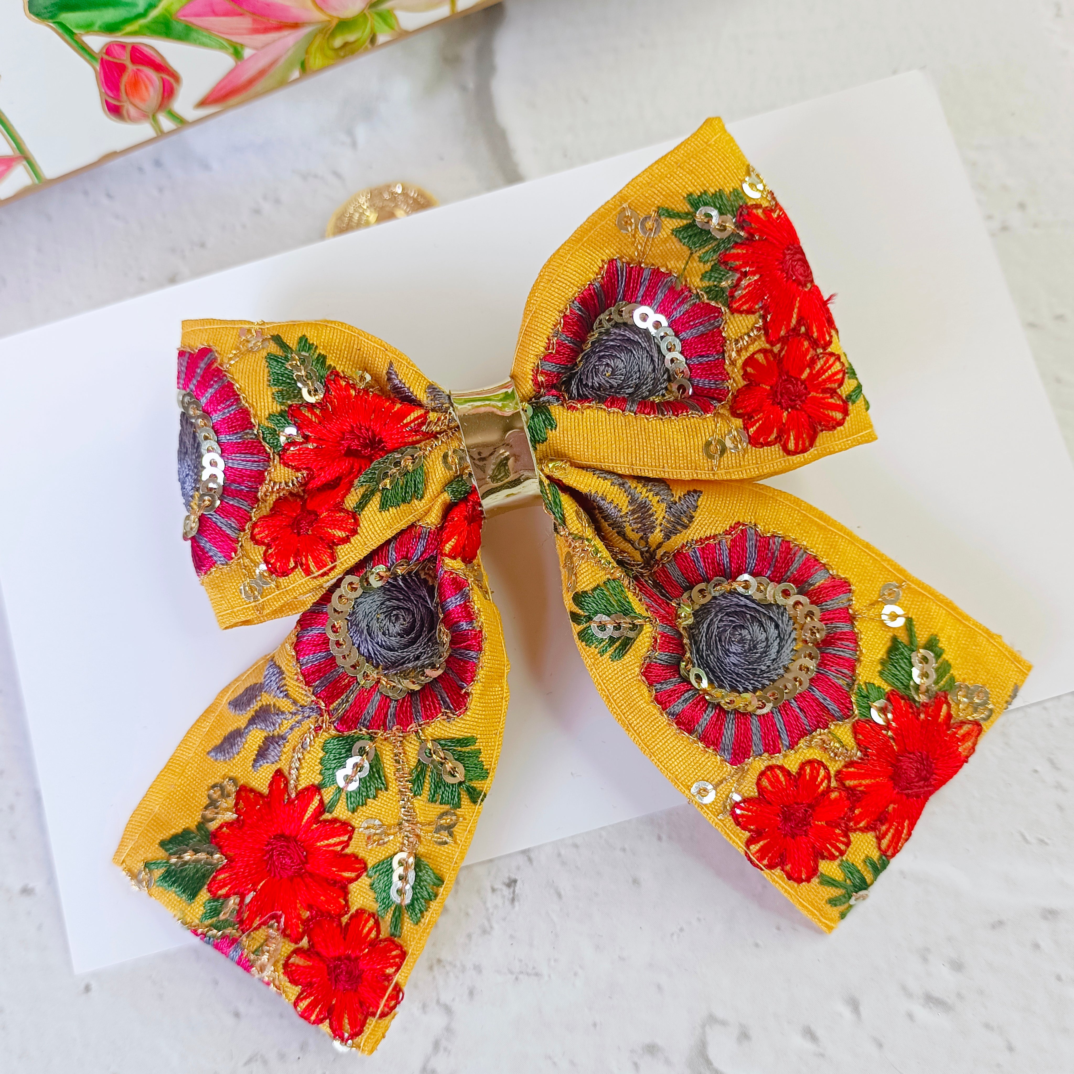 Color Burst Blossom Piggy Tail Alligator Clip - 3 Colors