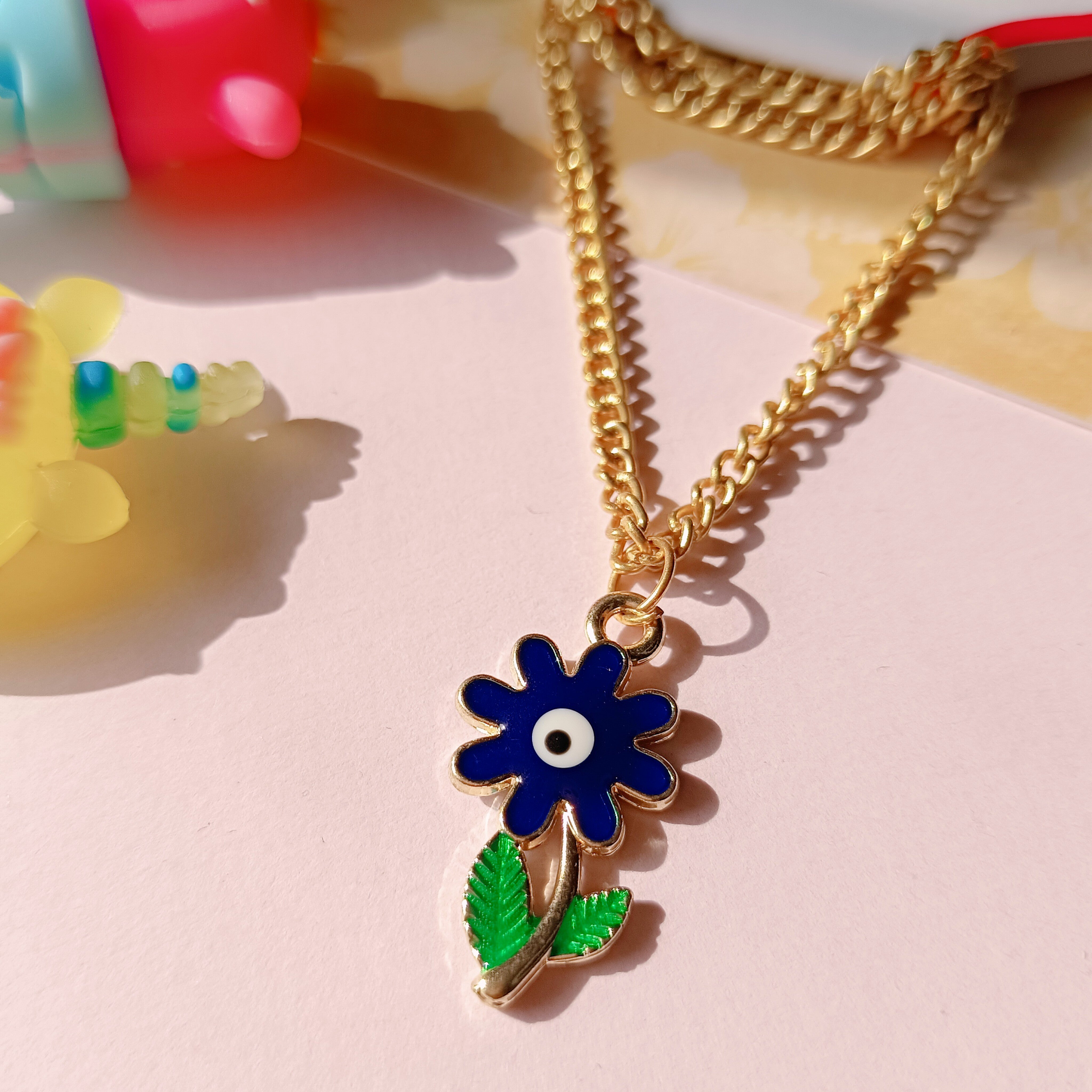 Pretty Flower Pendant - Dark Blue