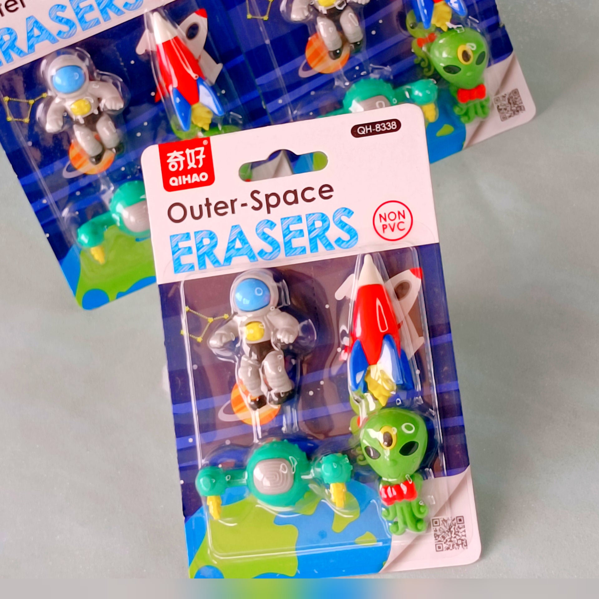 Alien Theme Eraser Set