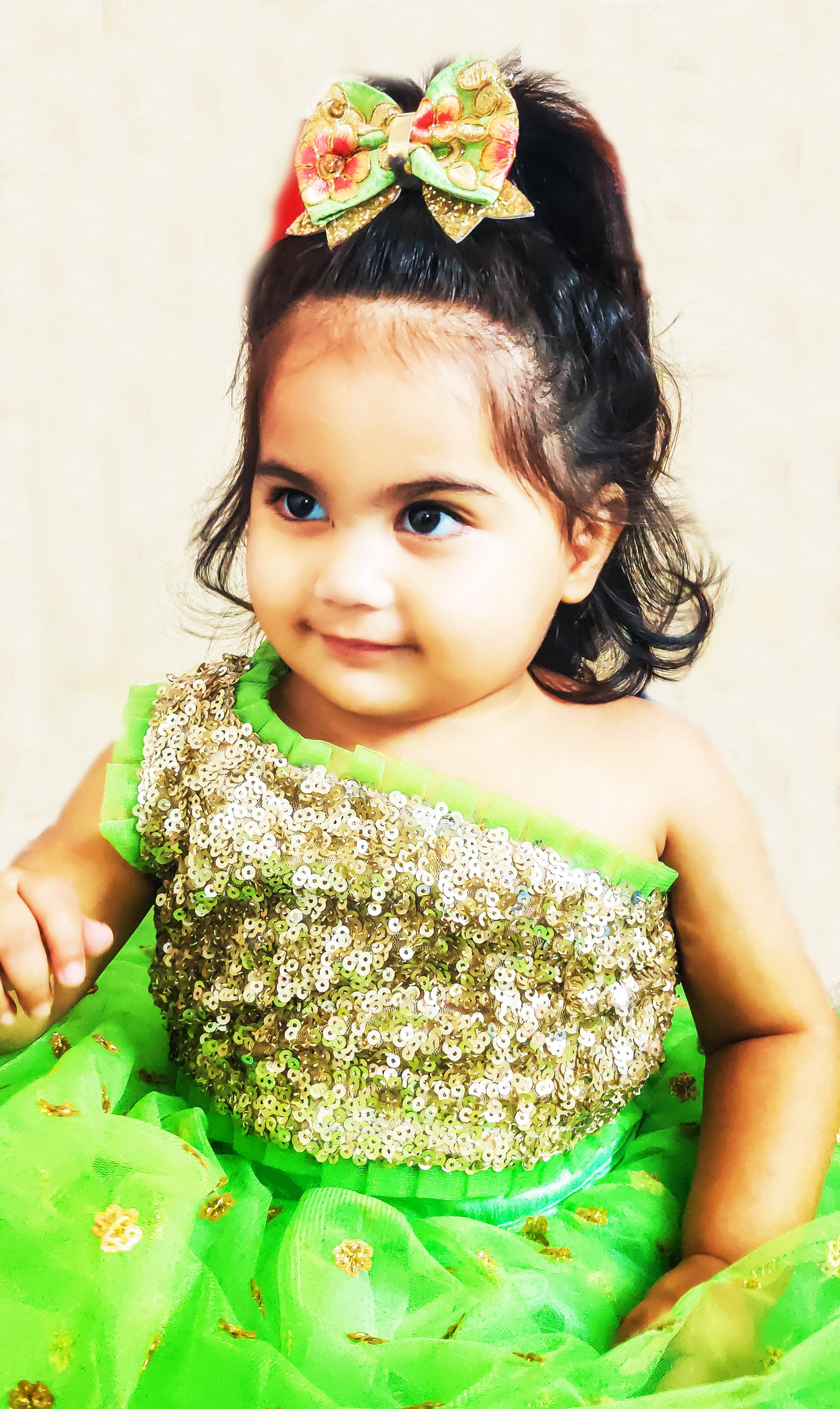 Parrot Green Ethnic Bow with Arrow Clip