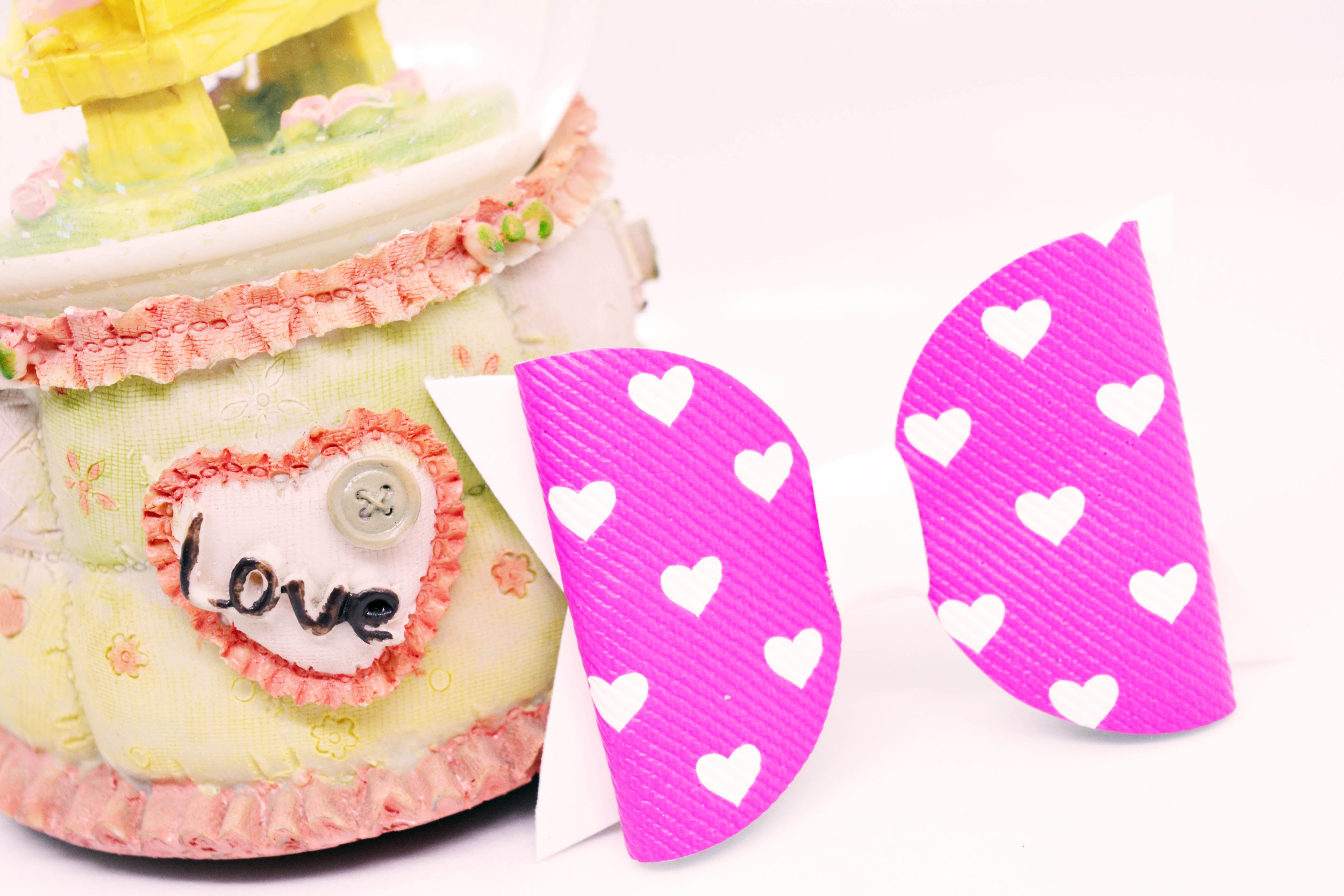 Bow with Arrow Clip - Pink & White Hearts