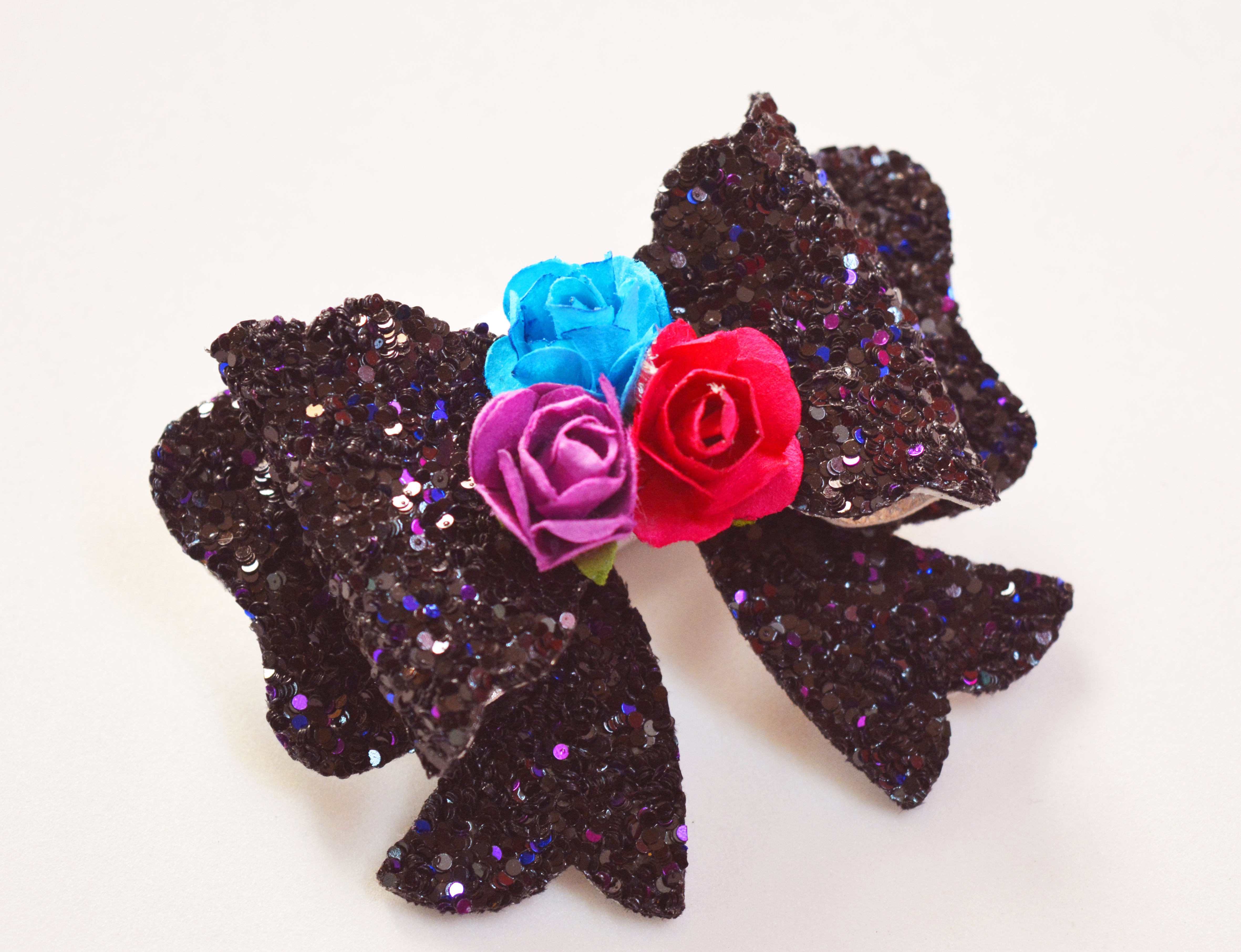 Scalloped Bow Clip - Black
