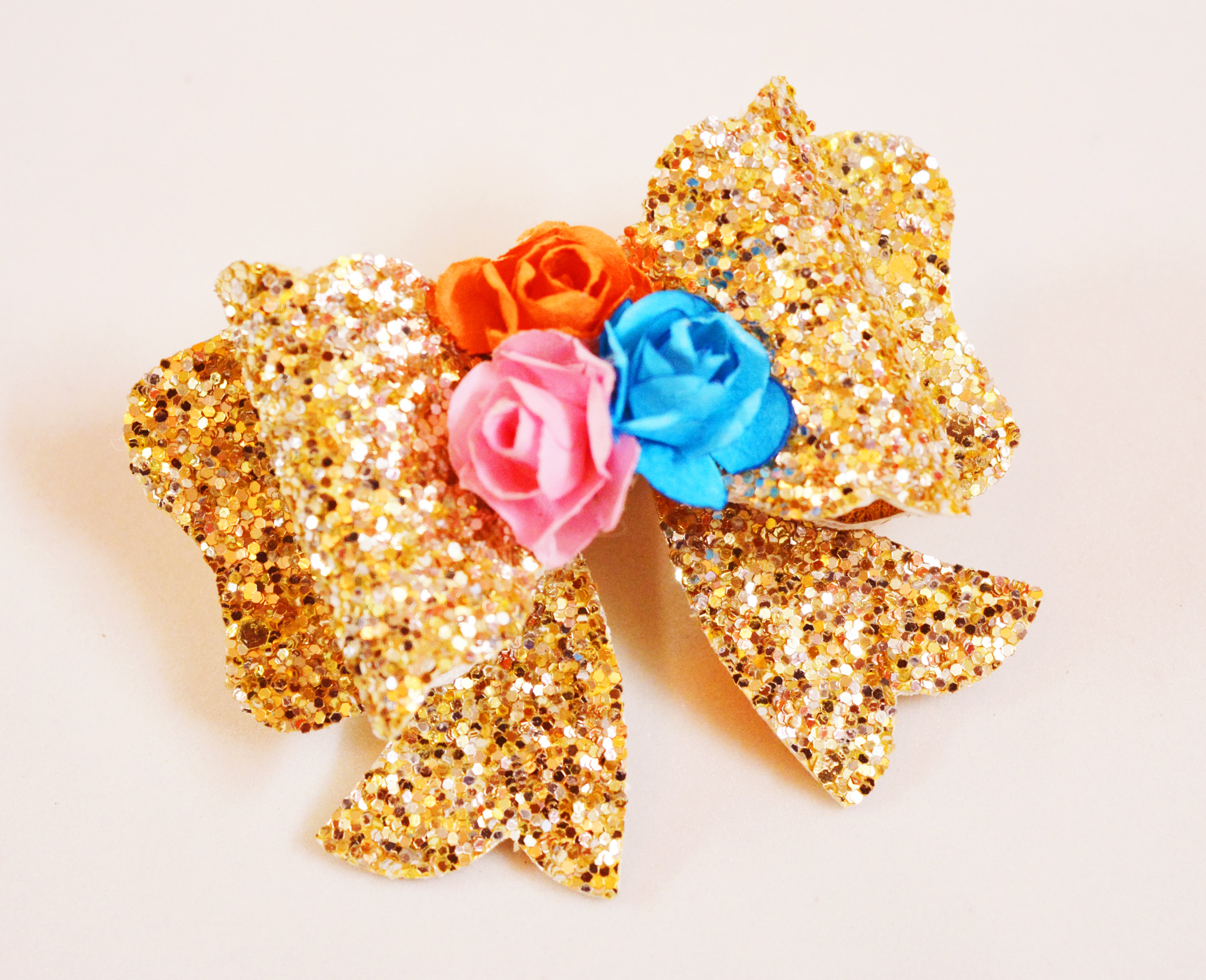 Scalloped Bow Clip - Golden