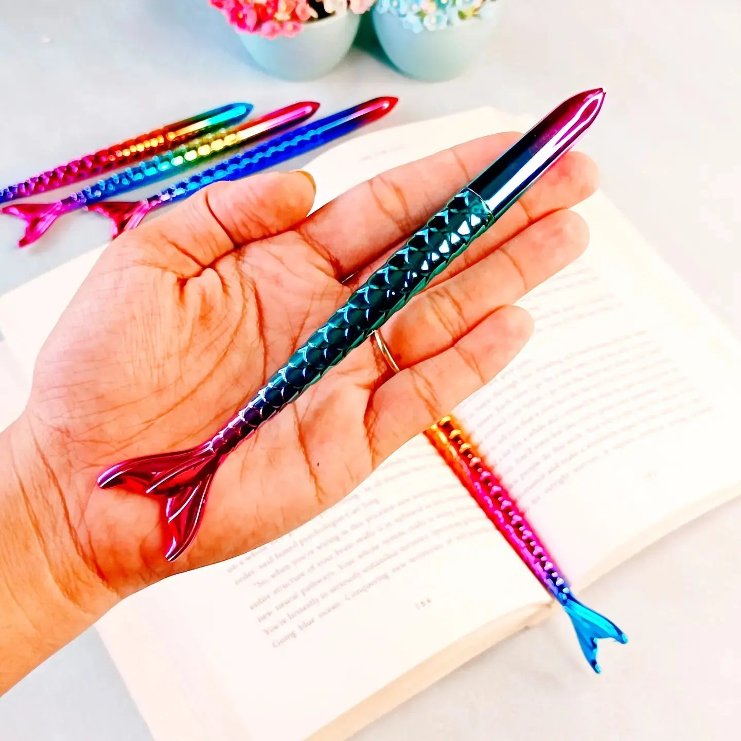 Shiny mermaid gel pen for kids – metallic finish
